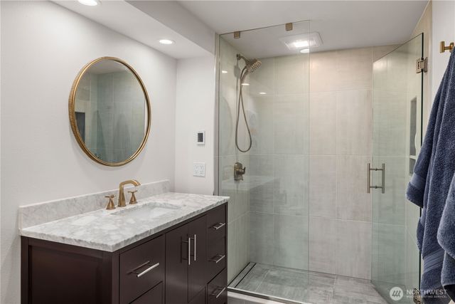 842 W Lake Sammamish Parkway SE, Bellevue, WA 98008