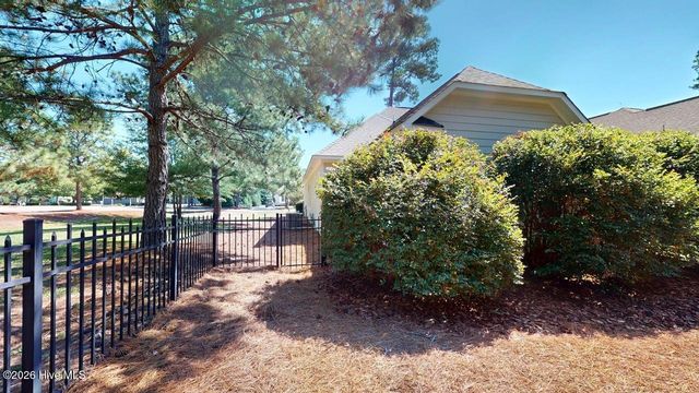 112 S Bracken Fern Lane, Southern Pines, NC 28387