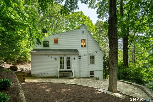 123 Lyons Plain Road, Weston, CT 06883