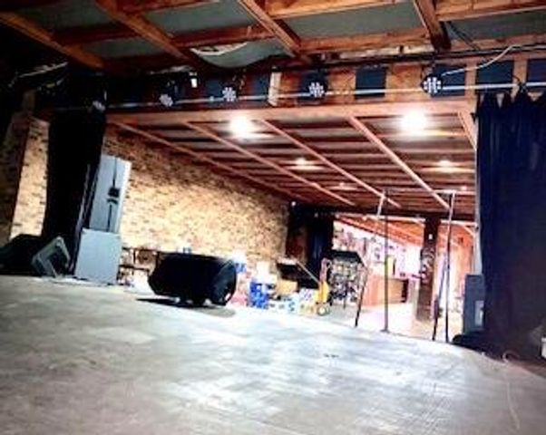 2932 Caniff Street, Hamtramck, MI 48212