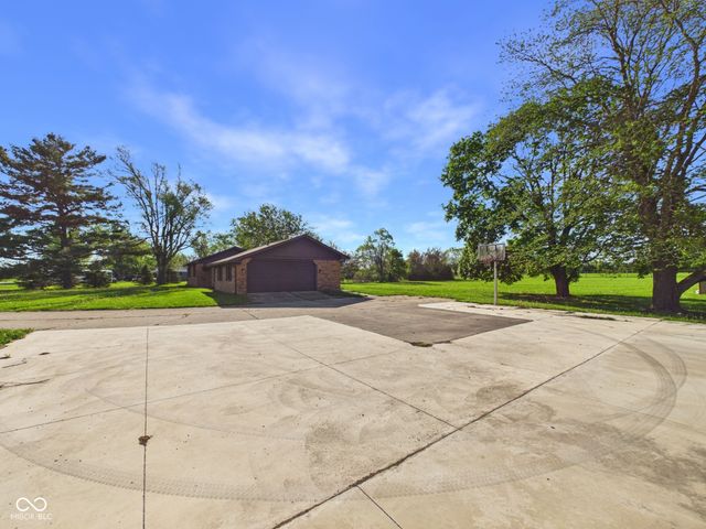 2951 E Cross Street, Anderson, IN 46012