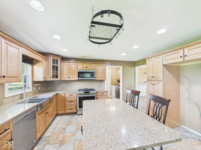 2951 E Cross Street, Anderson, IN 46012