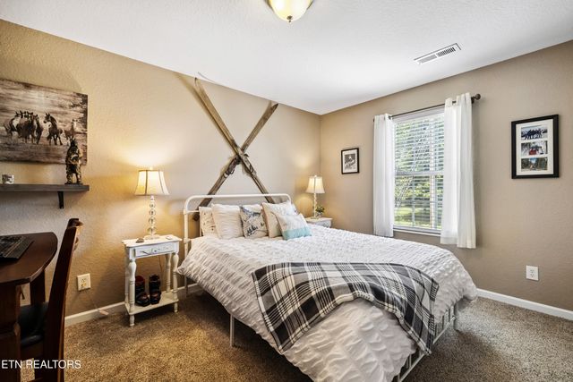7518 NW Chatham Circle, Knoxville, TN 37909