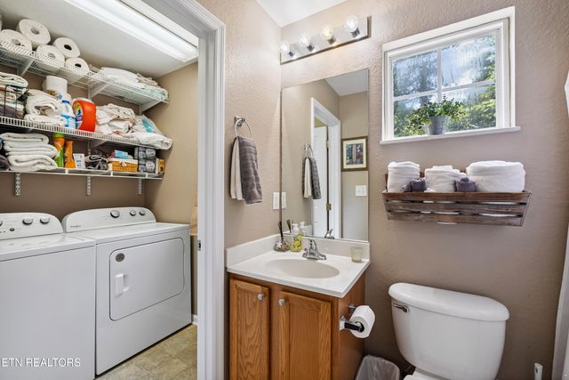 7518 NW Chatham Circle, Knoxville, TN 37909
