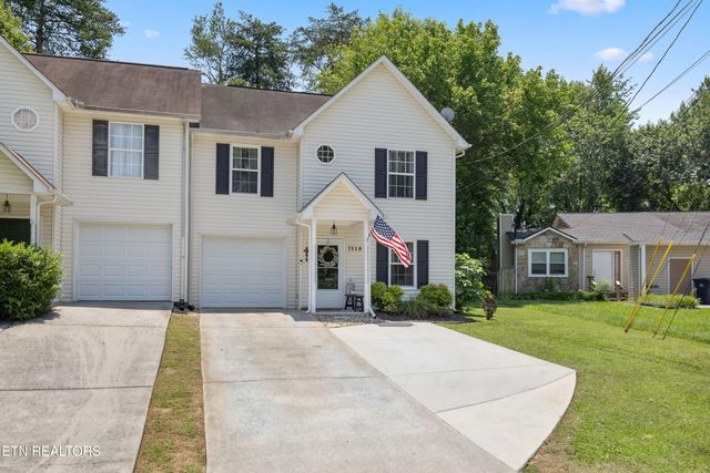 7518 NW Chatham Circle, Knoxville, TN 37909