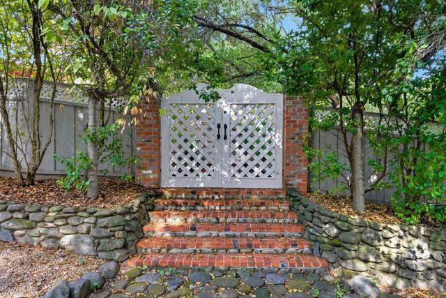 120 Oak Meadow Drive, Los Gatos, CA 95032