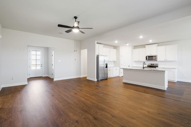 517 West Luna Blue LN, Jarrell, TX 76537