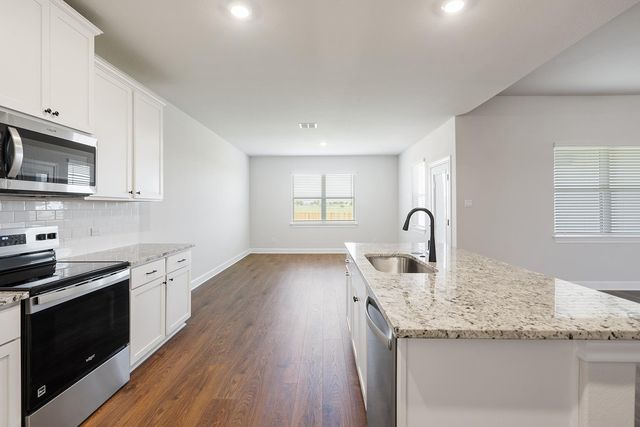 517 West Luna Blue LN, Jarrell, TX 76537