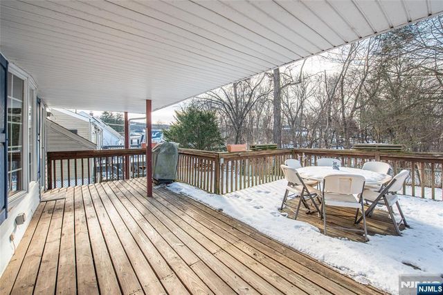 49 Skyline Lake Drive, Ringwood, NJ 07456