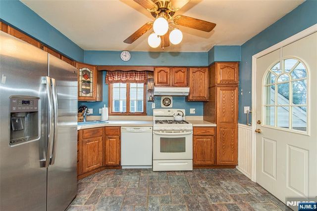 49 Skyline Lake Drive, Ringwood, NJ 07456