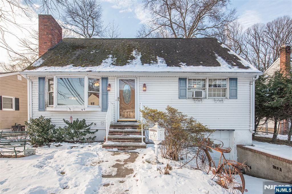 49 Skyline Lake Drive, Ringwood, NJ 07456