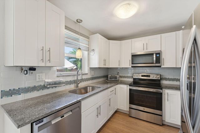 2691 NE 18th Street, Pompano Beach, FL 33062