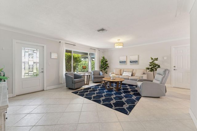 2691 NE 18th Street, Pompano Beach, FL 33062