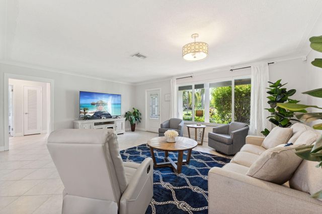 2691 NE 18th Street, Pompano Beach, FL 33062