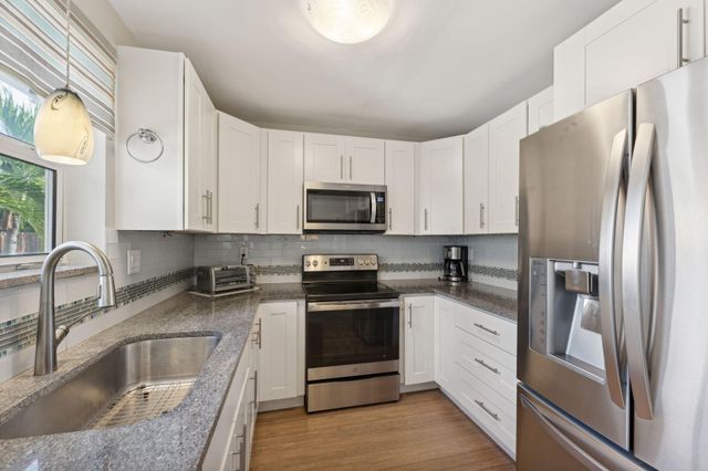 2691 NE 18th Street, Pompano Beach, FL 33062