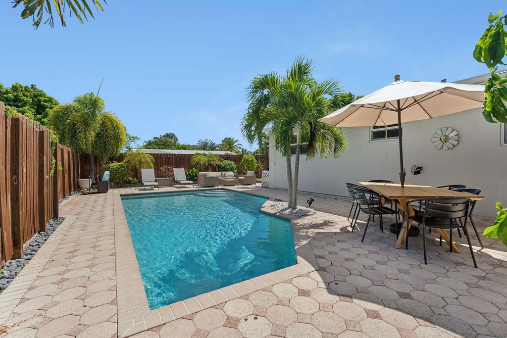 2691 NE 18th Street, Pompano Beach, FL 33062