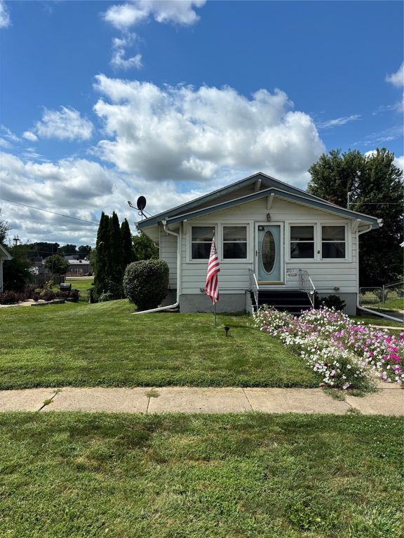 201 E 13th Street N, Newton, IA 50208