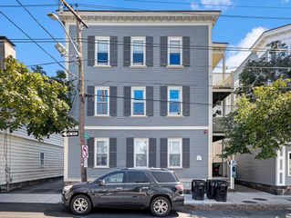 131 Derby St. 3R, Salem, MA 01970