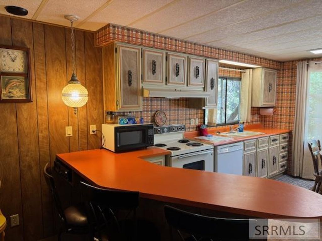 Image 10 of property listing at 4069 Yale Creek Road, Island Park, ID 83429