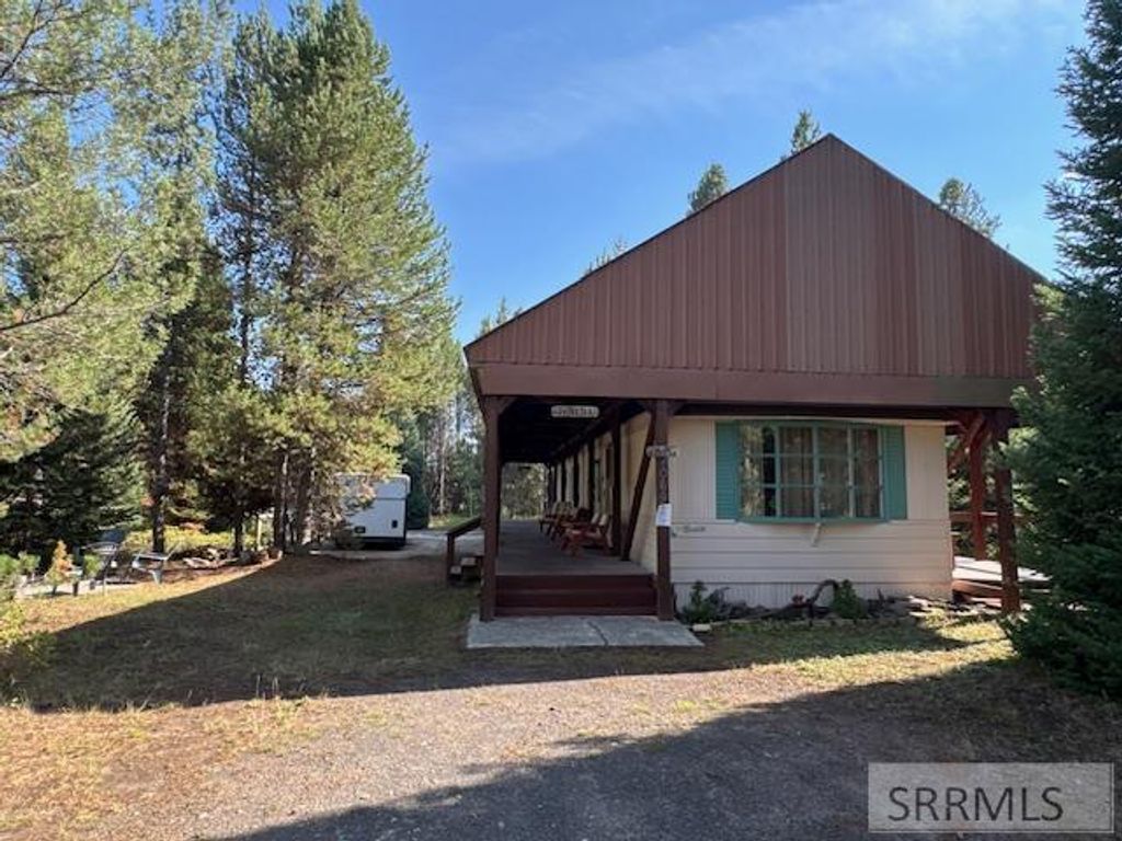 Image 2 of property listing at 4069 Yale Creek Road, Island Park, ID 83429
