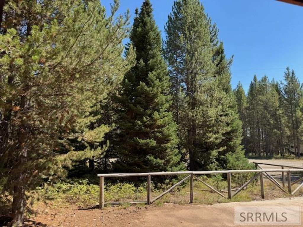Image 23 of property listing at 4069 Yale Creek Road, Island Park, ID 83429