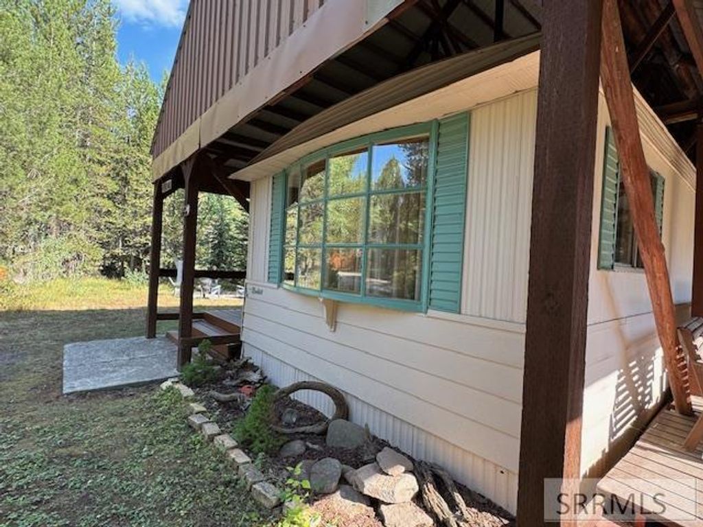 Image 3 of property listing at 4069 Yale Creek Road, Island Park, ID 83429
