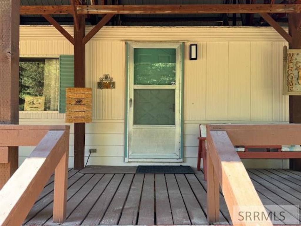 Image 4 of property listing at 4069 Yale Creek Road, Island Park, ID 83429