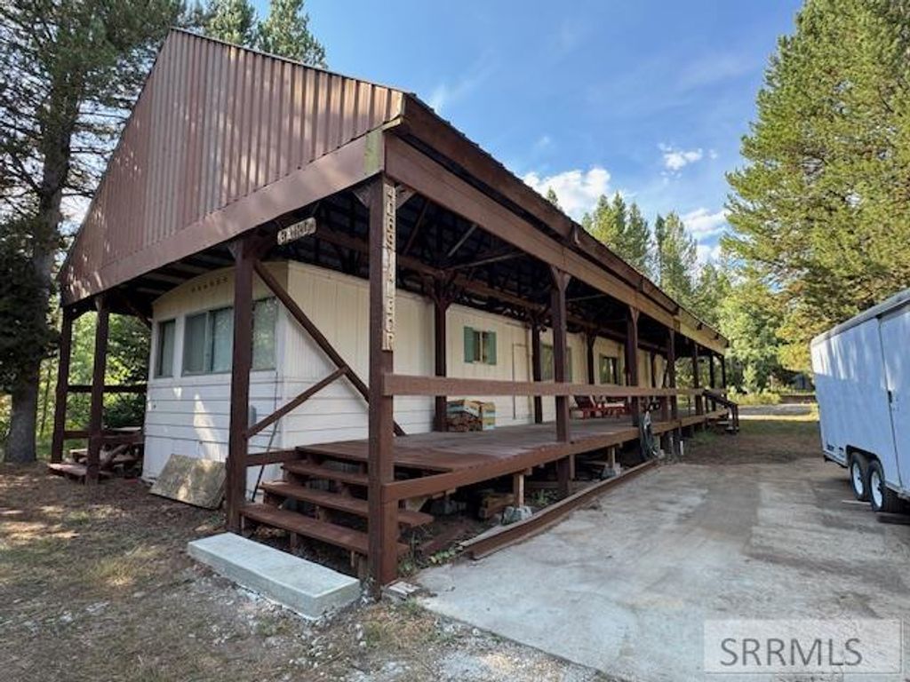 Image 5 of property listing at 4069 Yale Creek Road, Island Park, ID 83429