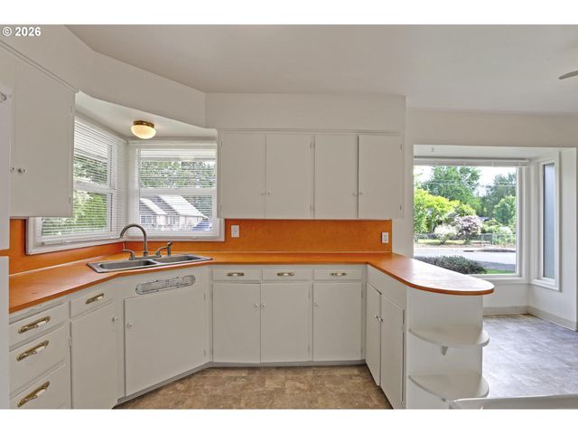 11720 Sw 11TH St, Beaverton, OR 97005