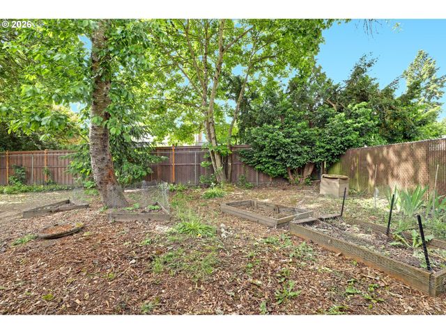11720 Sw 11TH St, Beaverton, OR 97005