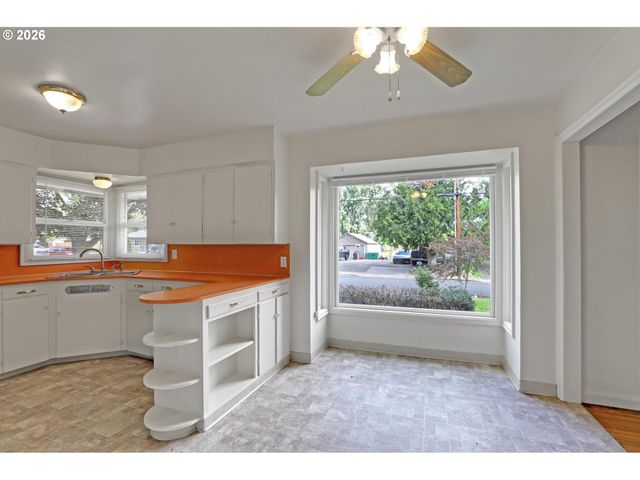 11720 Sw 11TH St, Beaverton, OR 97005