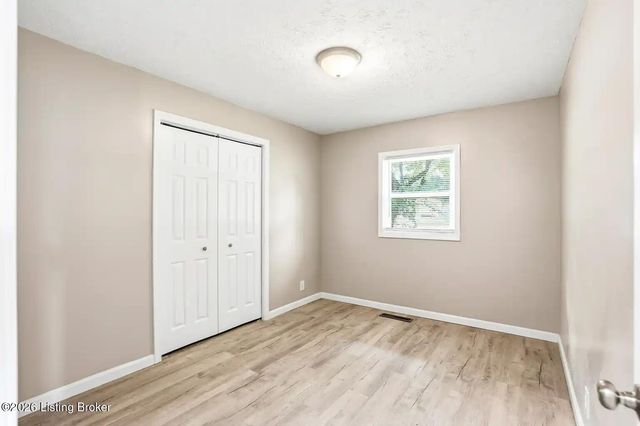 1855 Heaton Rd, Louisville, KY 40216
