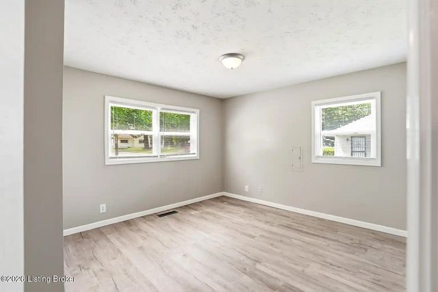 1855 Heaton Rd, Louisville, KY 40216