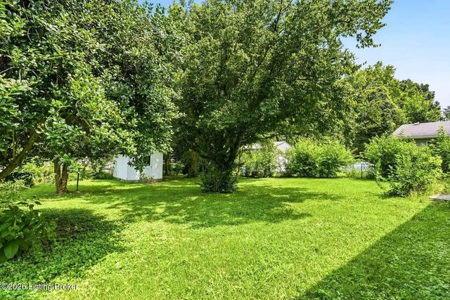 1855 Heaton Rd, Louisville, KY 40216