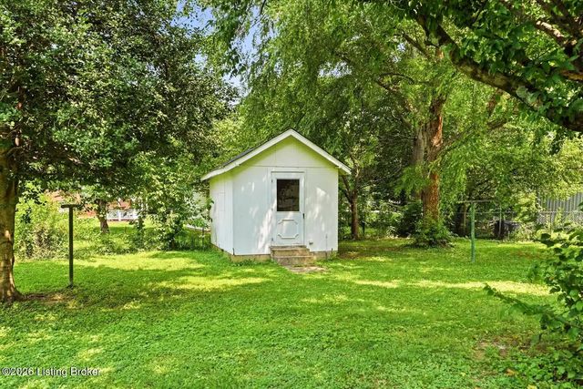 1855 Heaton Rd, Louisville, KY 40216