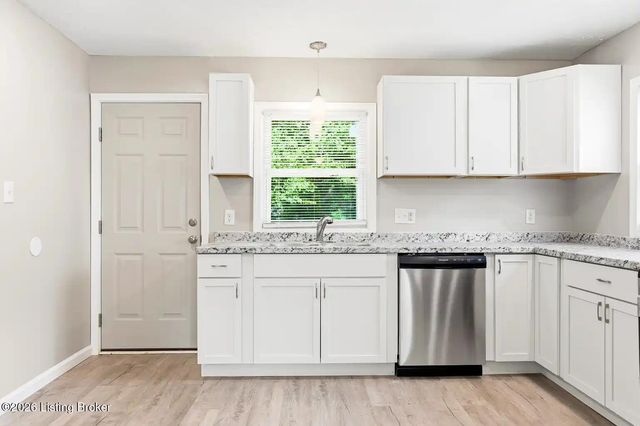 1855 Heaton Rd, Louisville, KY 40216