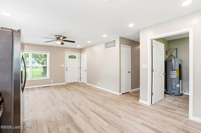 1855 Heaton Rd, Louisville, KY 40216