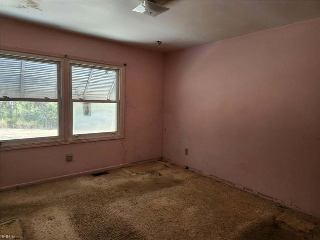 9113 George Wash Memorial HWY, Gloucester, VA 23061