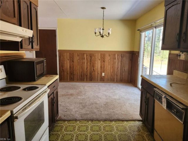 9113 George Wash Memorial HWY, Gloucester, VA 23061