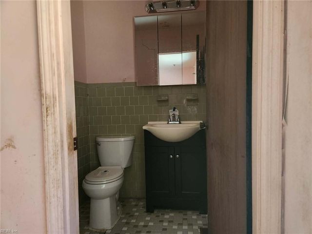 9113 George Wash Memorial HWY, Gloucester, VA 23061