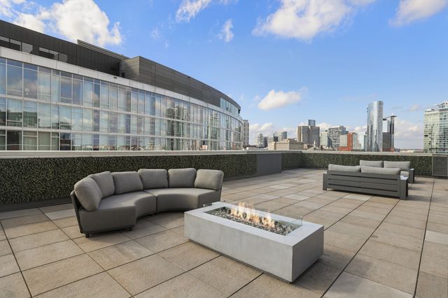 600 12th Ave S Apt 1706, Nashville, TN 37203