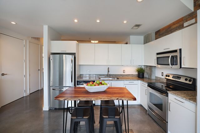 600 12th Ave S Apt 1706, Nashville, TN 37203