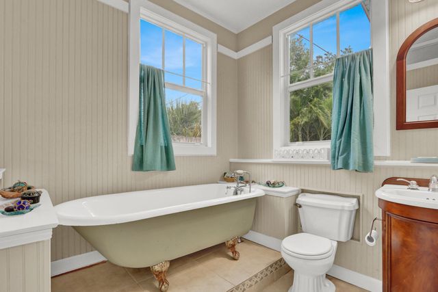 176 E 24th Street, Riviera Beach, FL 33404