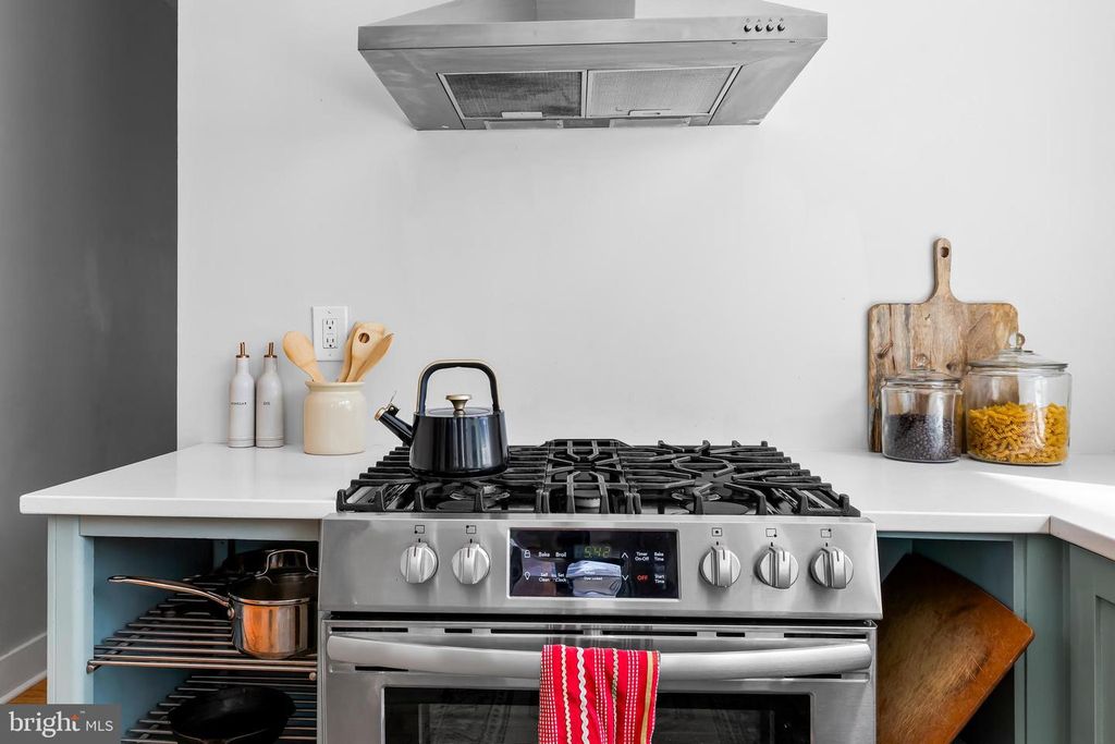 Image 21 of property listing at 2500 BROOKFIELD AVE, Baltimore, MD 21217