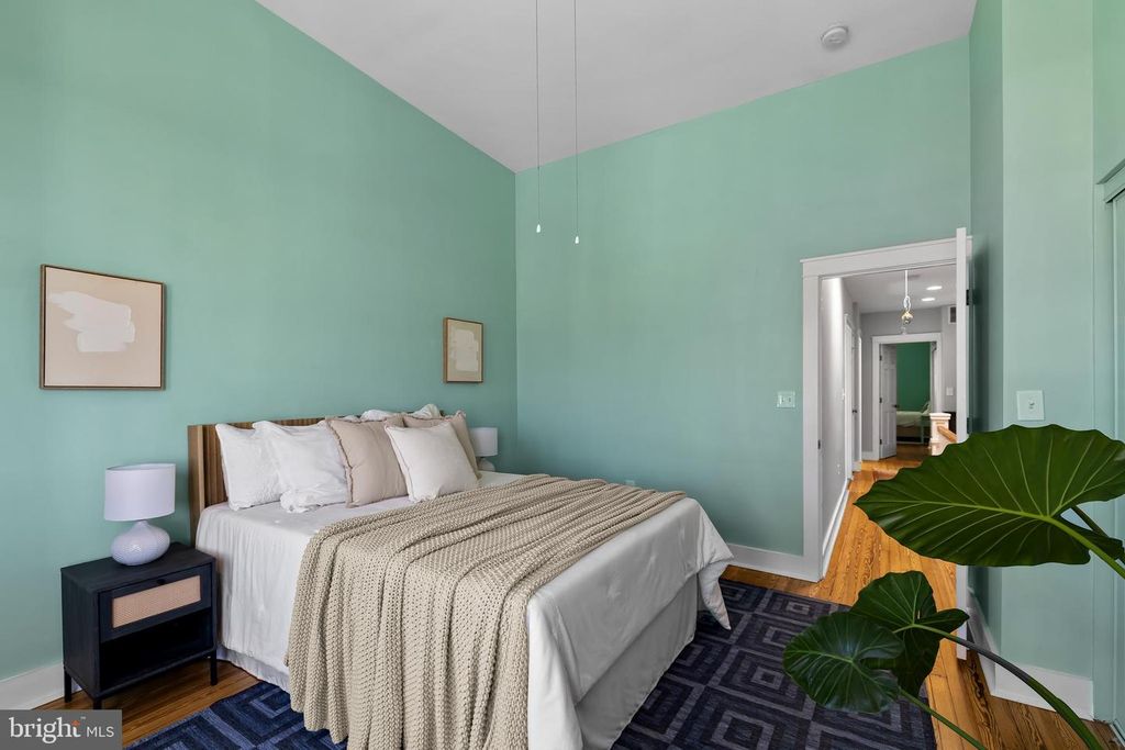 Image 33 of property listing at 2500 BROOKFIELD AVE, Baltimore, MD 21217