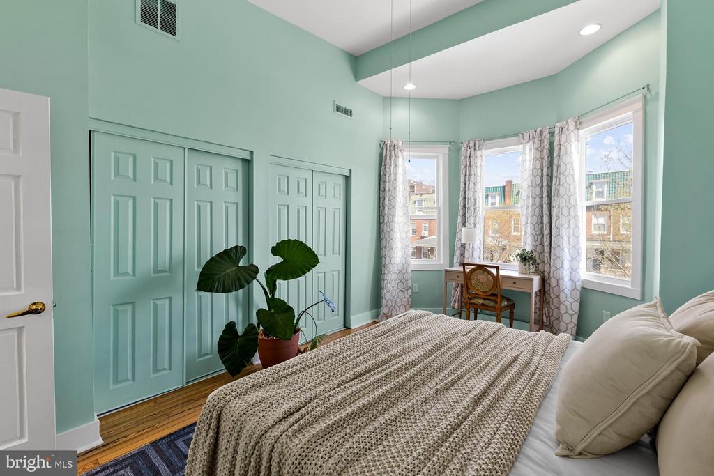 Image 34 of property listing at 2500 BROOKFIELD AVE, Baltimore, MD 21217