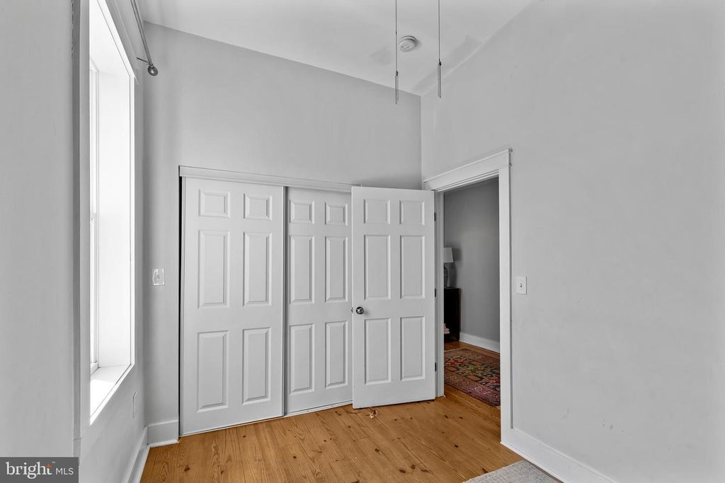 Image 37 of property listing at 2500 BROOKFIELD AVE, Baltimore, MD 21217