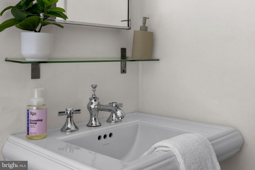 Image 39 of property listing at 2500 BROOKFIELD AVE, Baltimore, MD 21217