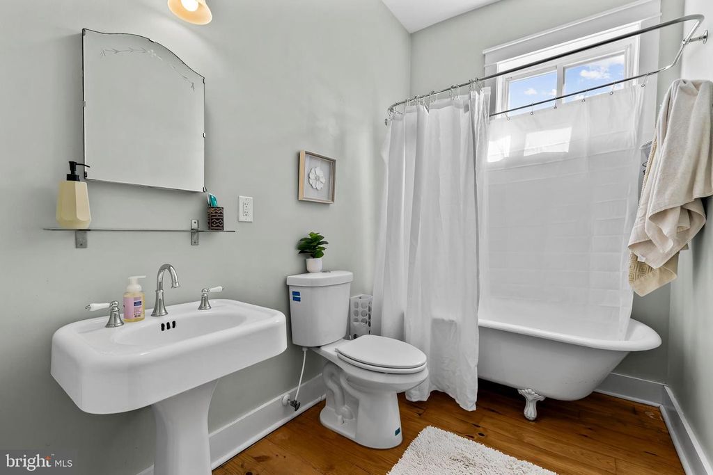 Image 41 of property listing at 2500 BROOKFIELD AVE, Baltimore, MD 21217