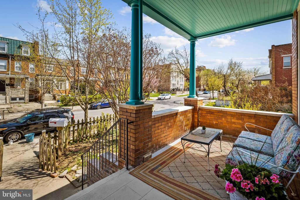 Image 5 of property listing at 2500 BROOKFIELD AVE, Baltimore, MD 21217